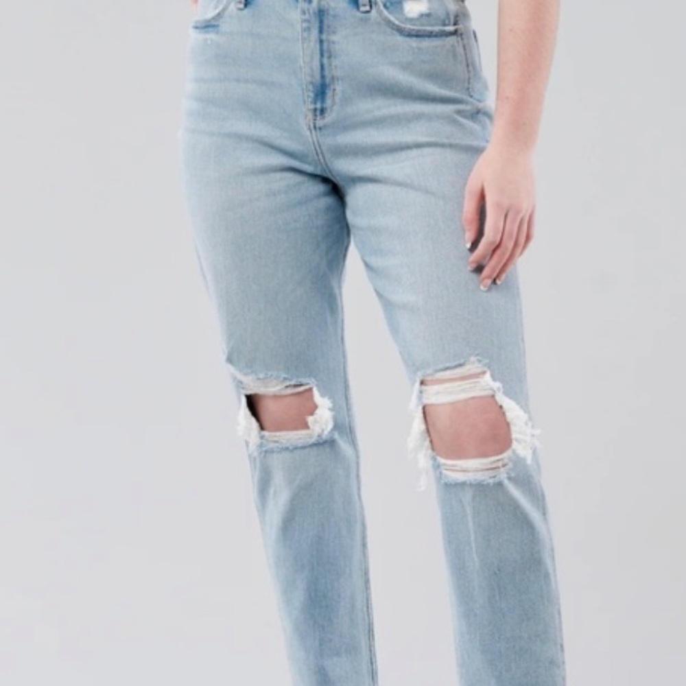 Hollister Ultra high rise mom jean vintage stretch